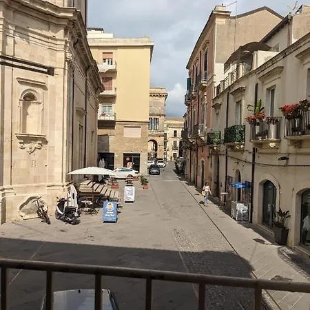 Ortigia Casa アパート